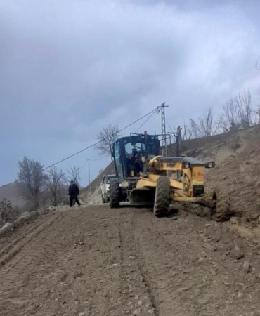 Sinop’ta heyelan nedeniyle kapanan köy yolu ulaşıma açıldı