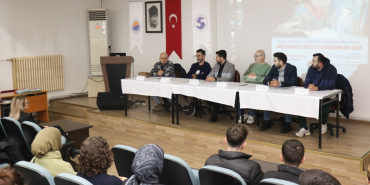 Sinop’ta sağlık çalışanları deneyimlerini öğrencilerle paylaştı