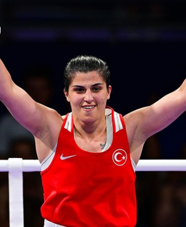 Türkiye'nin gururu Busenaz 3. kez dünya şampiyonu