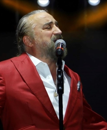 Ünlü müzisyen Volkan Konak hayatını kaybetti