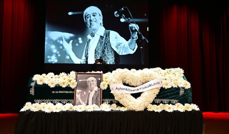 Sanatçı Edip Akbayram’a son veda