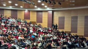 Türkiye’nin ilk deneyimsel test pilotu Özpala, öğrencilerle buluştu