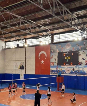 Voleybol küçükler grup müsabakaları Sinop’ta başladı