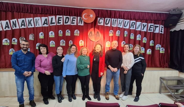 ÇANAKKALE’DEN CUMHURİYET’E ADLI TİYATRO OYUNU BÜYÜK BEĞENİ TOPLADI