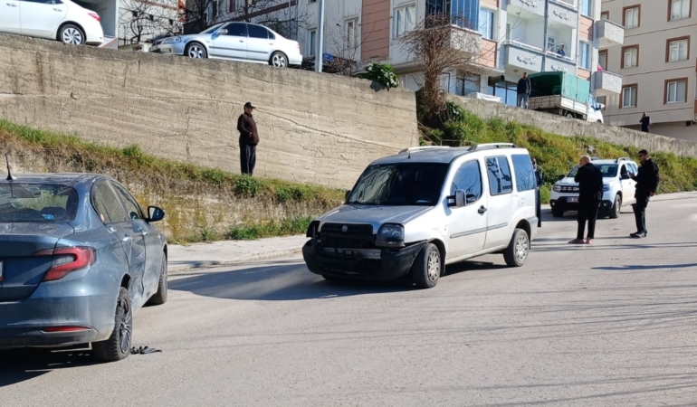 Sinop’ta maddi hasarlı trafik kazası