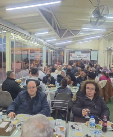 Türkiye Sakatlar Derneği Sinop Şubesi iftar yemeğinde buluştu