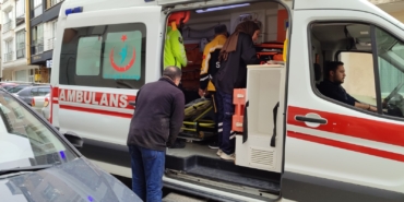 OTOMOBİL İLE MOTOSİKLET ÇARPIŞTI: 1 YARALI