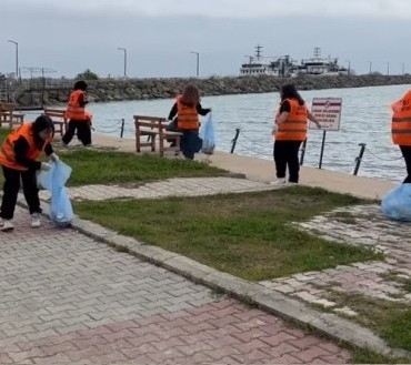 1744896044-60dbf434a3f0534b9e0b