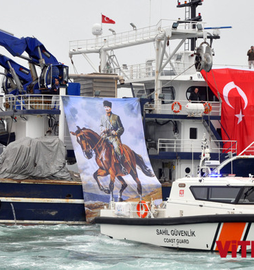 1745408706-fe80e66b758e8fde6dad