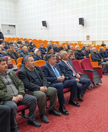 350 çiftçiye ayçiçeği tohumluğu dağıtıldı