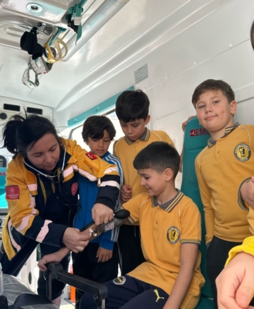 Sinop’ta ilkokul öğrencilerine acil sağlık hizmetleri tanıtıldı