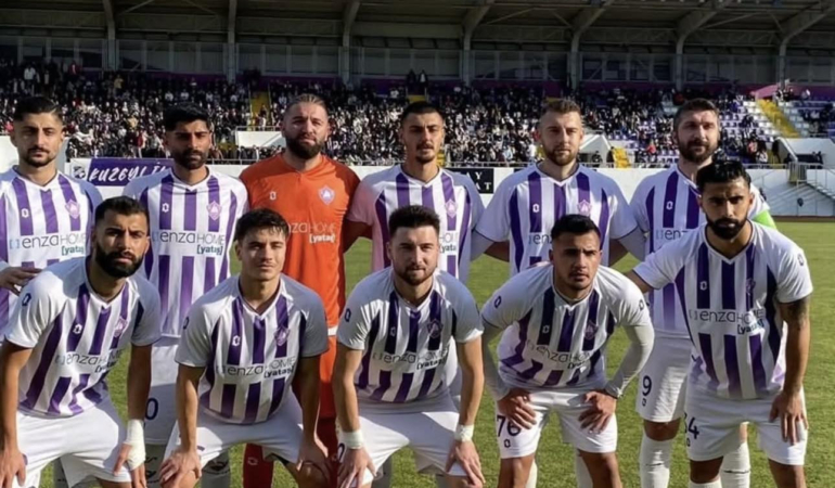 Sinopspor kendi sahasında gülmedi