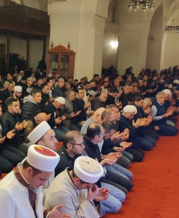 Sinoplular Kadir Gecesi’nde camileri doldurdu