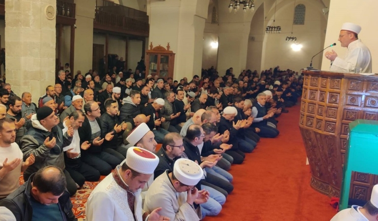 Sinoplular Kadir Gecesi’nde camileri doldurdu