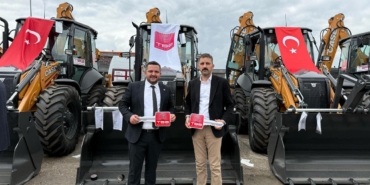 İlçeye iş makineleri hibe edildi