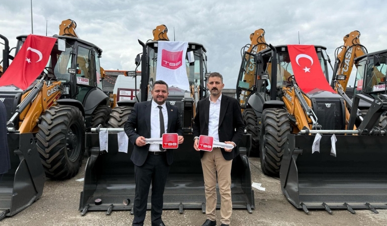İlçeye iş makineleri hibe edildi