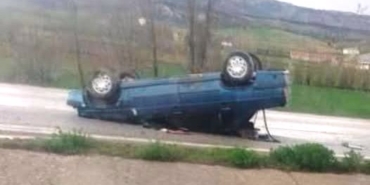 Sinop yolunda otomobil takla attı