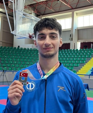 Sinoplu sporcu Taekwondo Şampiyonası’nda ikinci oldu