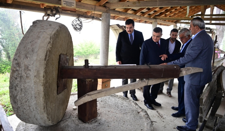 Vali Özarslan, Köy Yaşam Merkezlerini ziyaret etti