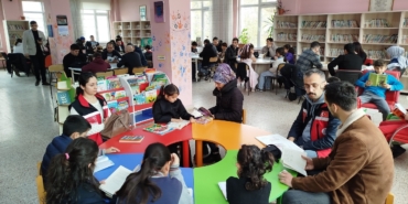 Çocuklar kitap okuma etkinliğinde buluştu