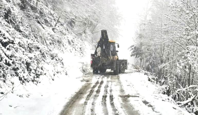 Sinop’un yüksek kesimleri kara teslim oldu