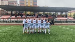 Türkeli Spor, Erfelek Spor'u 3-0 mağlup ederek liderliğini sürdürdü