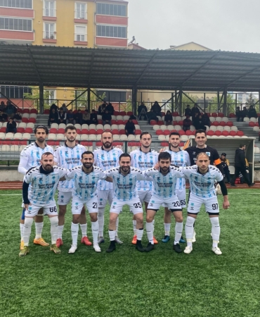 Türkeli Spor, Erfelek Spor'u 3-0 mağlup ederek liderliğini sürdürdü