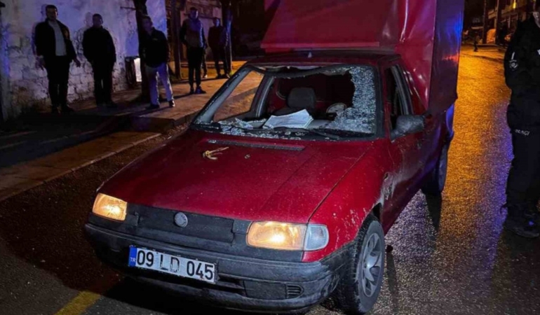 Aracın çarptığı belediye personeli ağır yaralandı