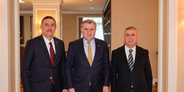 Sinop’a yeni halı saha kazandırılıyor