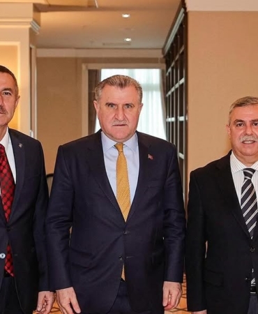 Sinop’a yeni halı saha kazandırılıyor