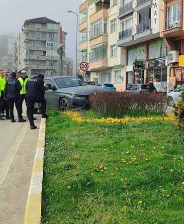 SİNOP'TA TRAFİK KAZASI: 1 YARALI