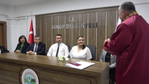 SİNOP´TA GENÇ ÇİFT "FAİZSİZ KREDİ DESTEĞİ"YLE DÜNYAEVİNE GİRDİ