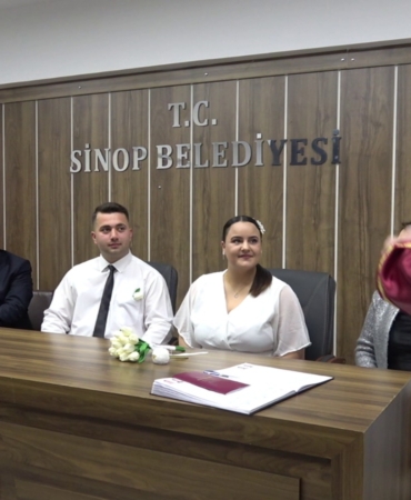 SİNOP´TA GENÇ ÇİFT "FAİZSİZ KREDİ DESTEĞİ"YLE DÜNYAEVİNE GİRDİ