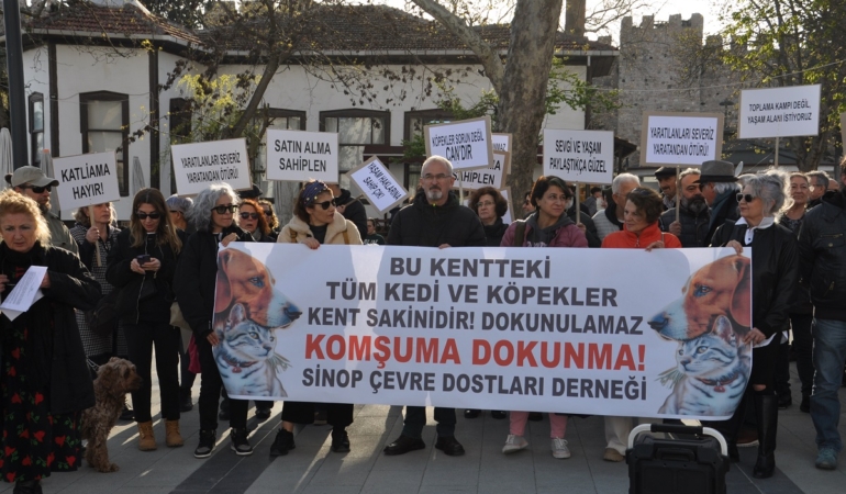 Sinop’ta hayvan hakları savunucularından basın açıklaması