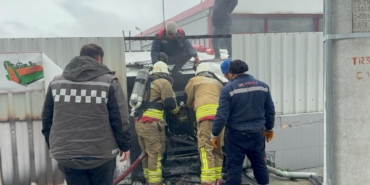 Depoda çıkan yangında hasar oluştu