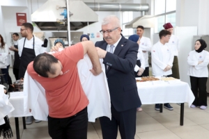 SNÜ’de “Aşçı önlüğü giydirme” töreni