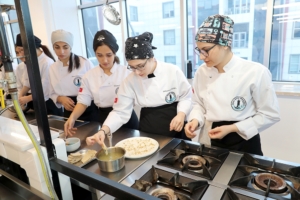 Öğrenciler Gerze’nin yöresel yemeklerini yaptı