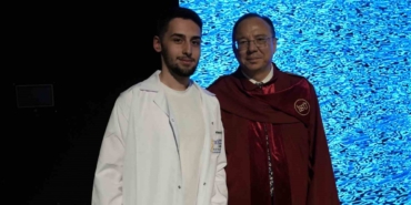 Geleceğin doktorları Tıp Bayramı'nda beyaz önlüklerini giydi