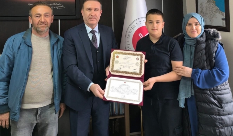 Gerze'de yeni hafızlar belgelerini aldı