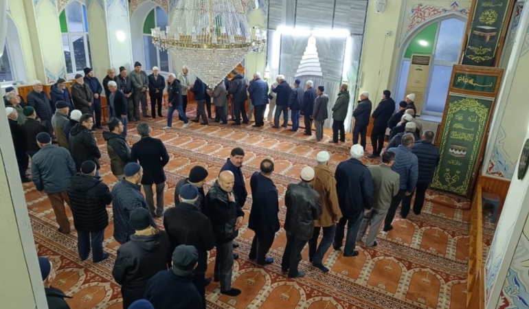 Hacı adayları kutsal topraklara dualarla uğurlandı