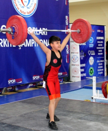 halter-yildizlar-turkiye-sampiyonasi-sinopta-basladi