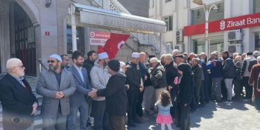 ilk-haci-kafilesi-turkeliden-dualarla-ugurlandi