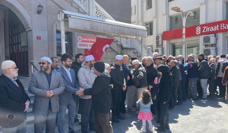 İlk hacı kafilesi Türkeli’den dualarla uğurlandı