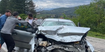 kamyon-ile-otomobilin-carpistigi-kazada-1-kisi-oldu