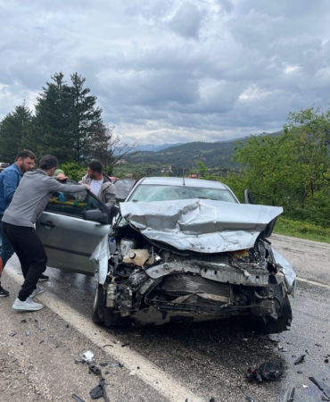 kamyon-ile-otomobilin-carpistigi-kazada-1-kisi-oldu