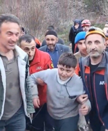 Kaybolan 9 yaşındaki çocuk uzun süren çalışmanın ardından bulundu