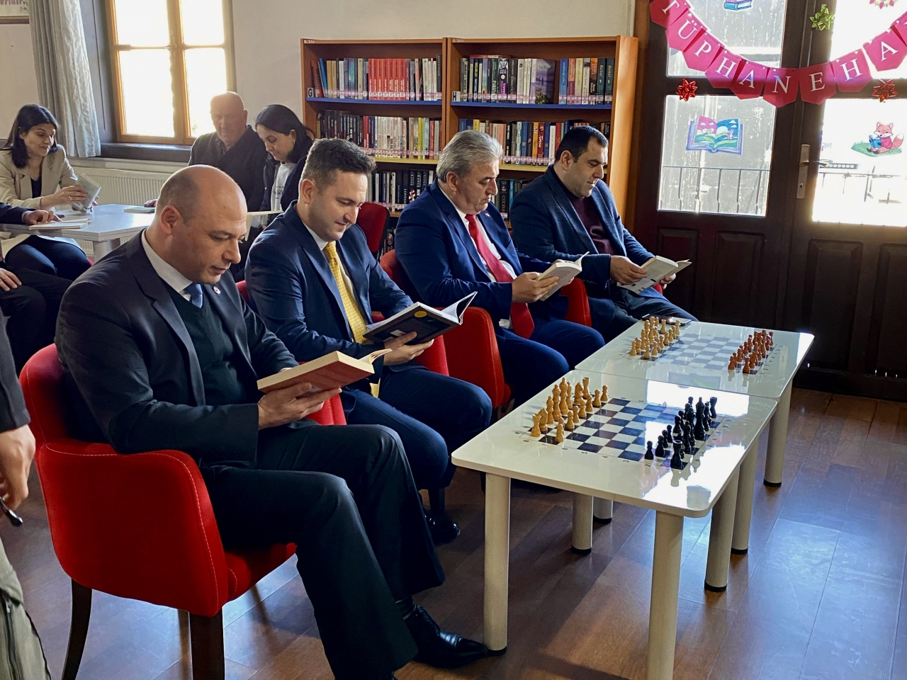 Kütüphaneler Haftası'nda kitap okuma etkinliği yapıldı