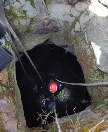 Kuyuya düşen köpeği itfaiye ekipleri kurtardı