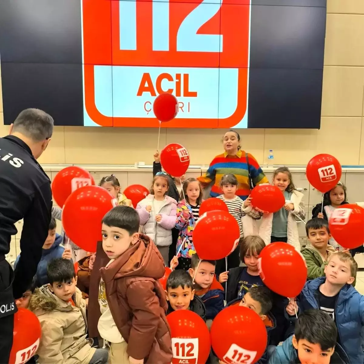 Minikler Acil Çağrı Merkezi'ni Ziyaret Etti