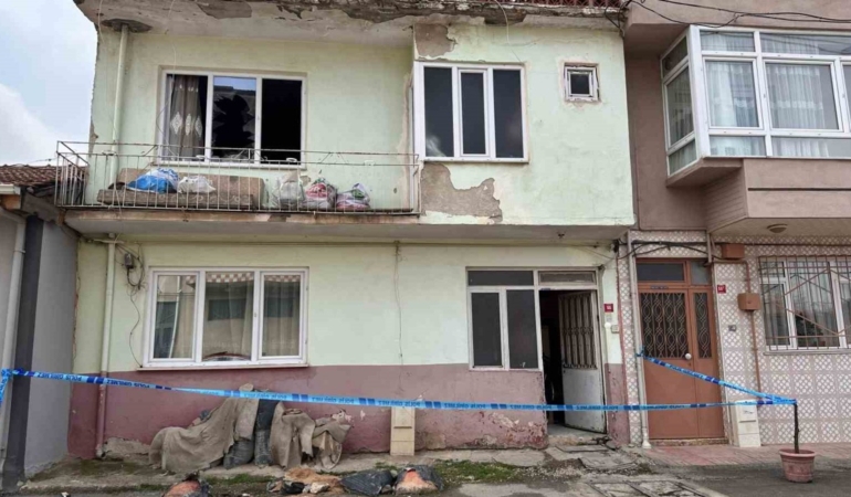 Ocakta unutulan yemek 2 çocuğun canına mal oldu